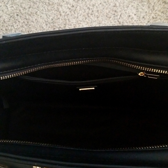 G by Guess Black Purse NWT - Picture 8 of 8